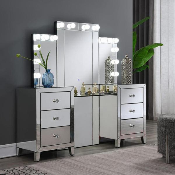 Holguin Makeup Vanity